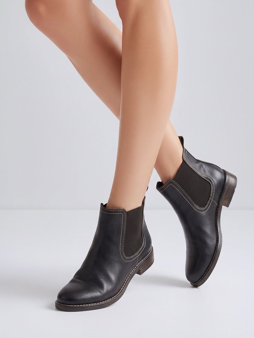 Eastland Black Leather Chelsea Ankle Booties